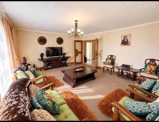 4 BEDROOM HOUSE FOR SALE IN REYNO RIDGE